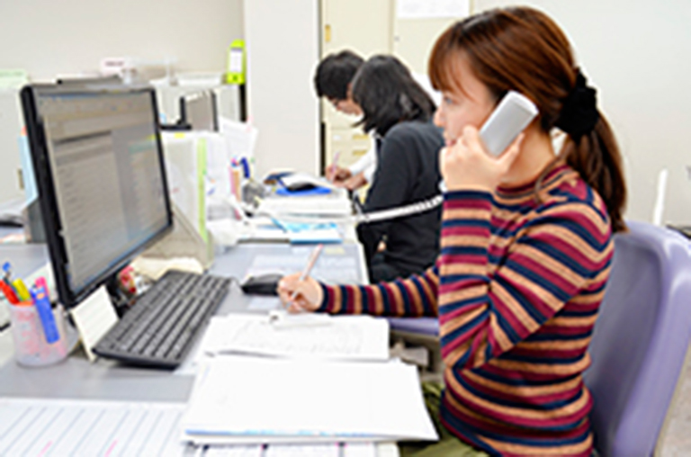 画像：各部門の専任スタッフが担当